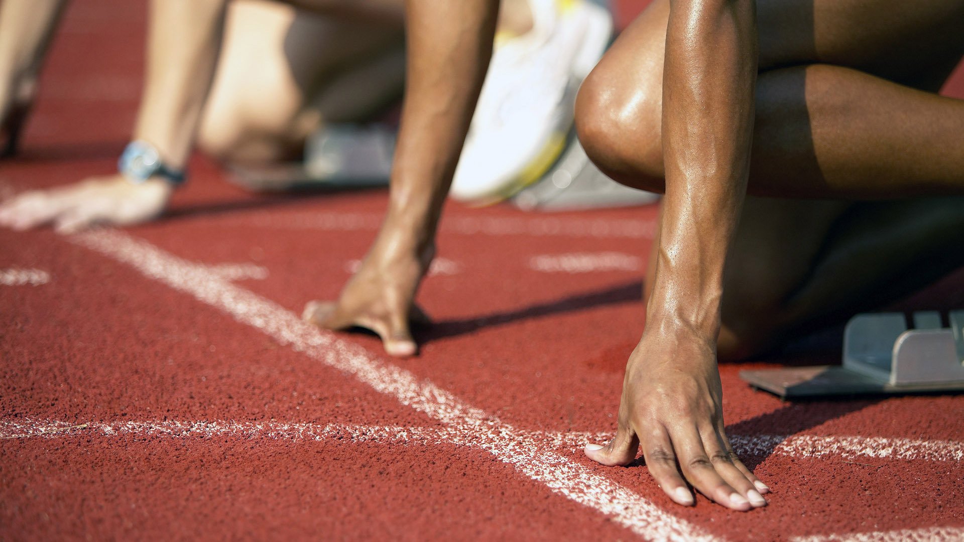 “中国足球产业链布局逐步完善，跨界合作频繁”，中国足球产业白皮书